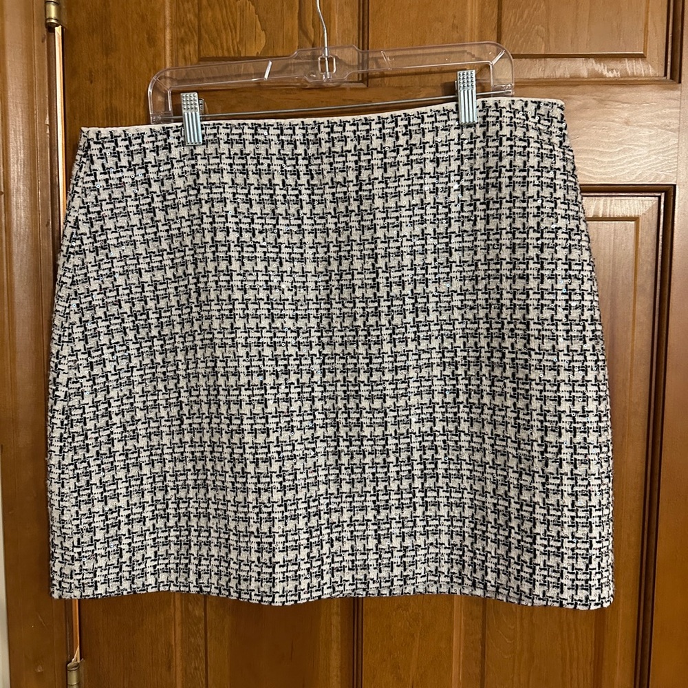 LOFT  Black and White Tweed Skirt w glitter